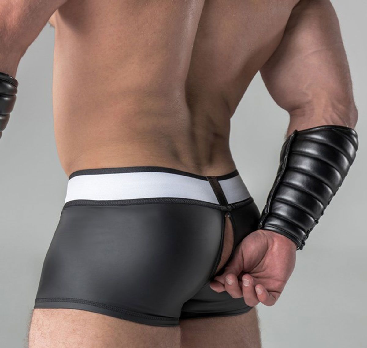 MASKULO Fetish Boxers ARMORED. Rubber Look Zipped Rear TR22-90, black