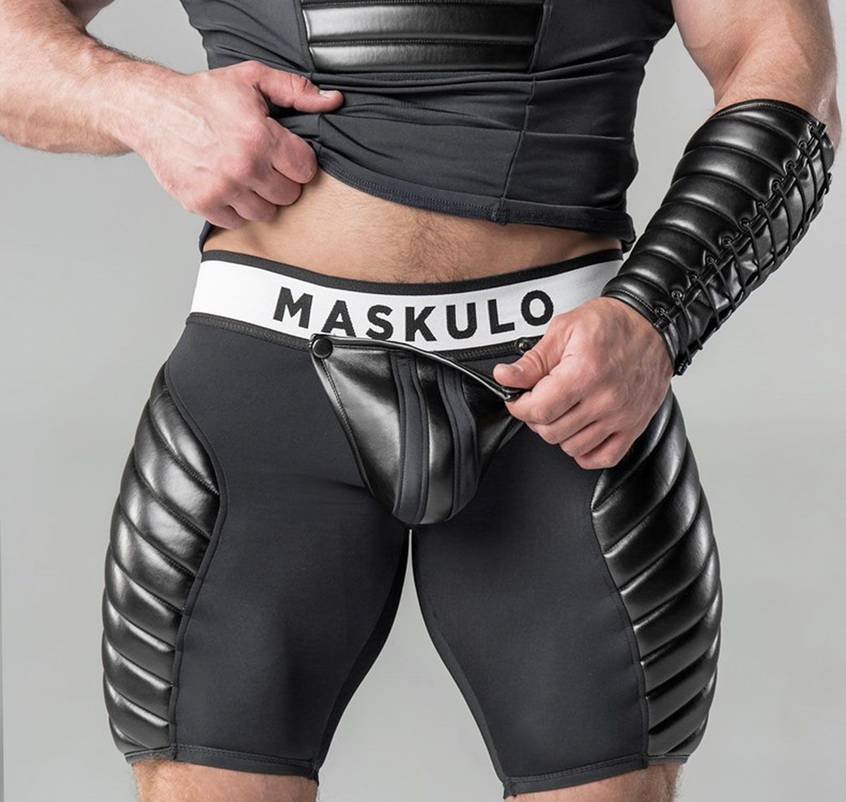 MASKULO Fetish Shorts ARMORED. Backless SH15-90, black