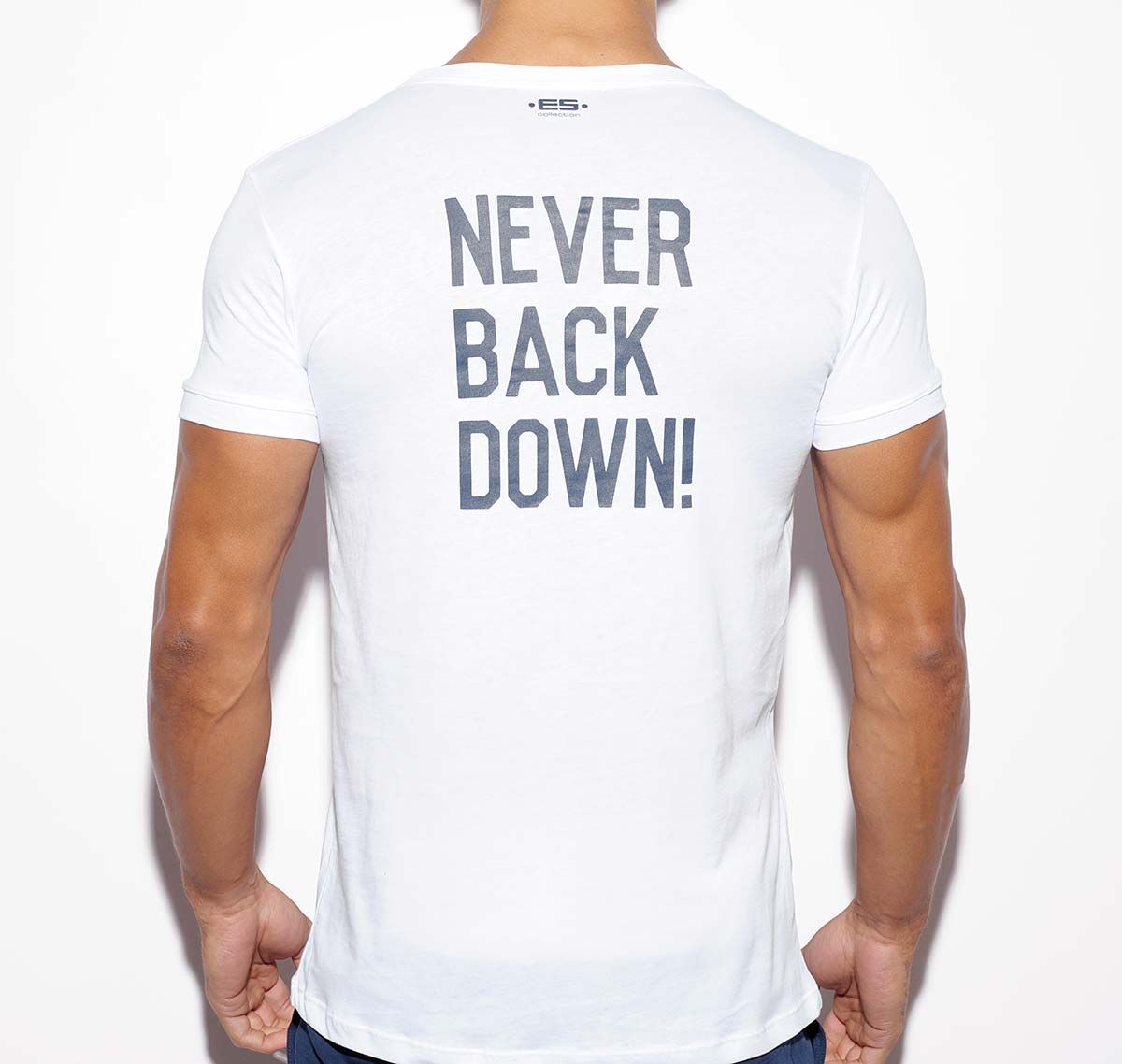 ES Collection NEVER BACK DOWN U-NECK T-SHIRT TS172, weiß